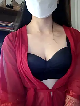 Snapshot of LazdyLy chatting on 10-14-25, 02:18 LazdyLy online show from 10-14-25, 02:18