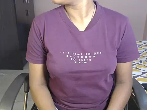 Snapshot of hot_riaa25 chatting on 05-11-26, 06:05 hot riaa25 online show from 05-11-26, 06:05