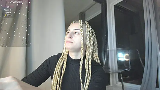 Ella Vee online show from 10-24-25, 02:52