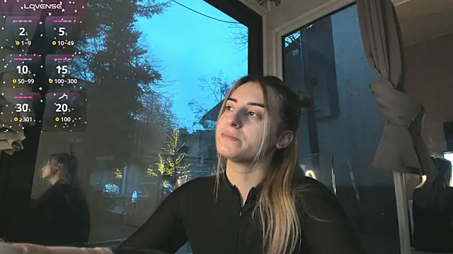 Ella Vee online show from 12-05-25, 05:38