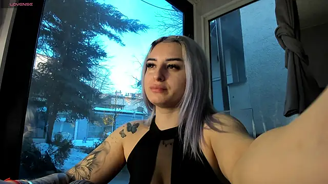 Ella Vee online show from 02-25-26, 05:17