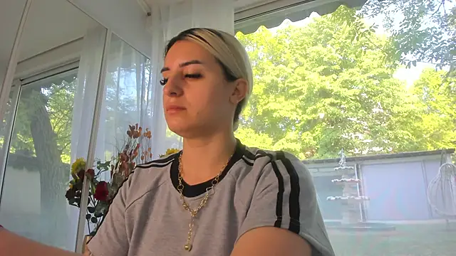 Snapshot of Ella_Vee chatting on 05-06-26, 06:08 Ella Vee online show from 05-06-26, 06:08