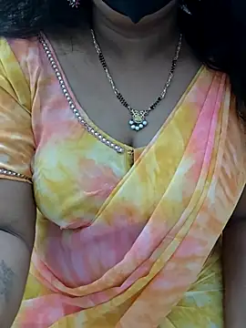 Snapshot of luci-queen chatting on 06-18-26, 05:17 luci-queen online show from 06-18-26, 05:17