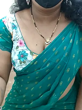 Snapshot of luci-queen chatting on 06-26-26, 08:19 luci-queen online show from 06-26-26, 08:19