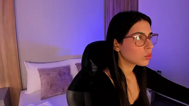 desireee  online show from 11-04-25, 12:15