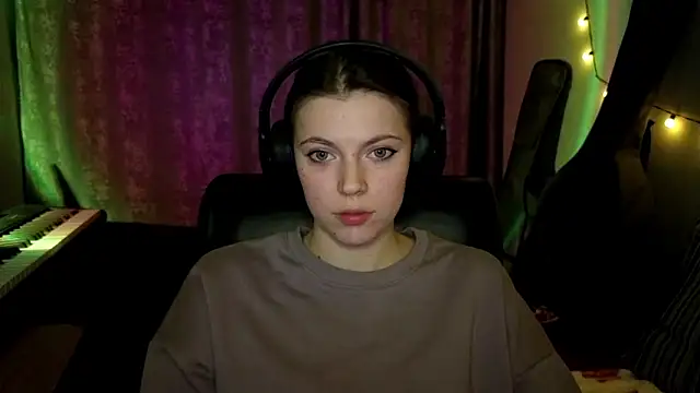 CutieAnny online show from 03-18-26, 09:40