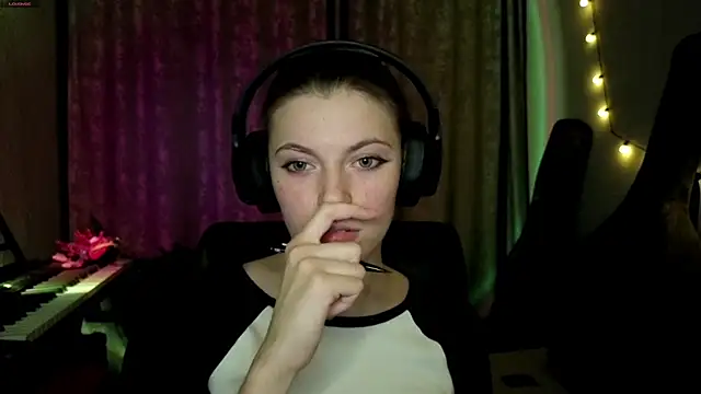 CutieAnny online show from 03-25-26, 07:09