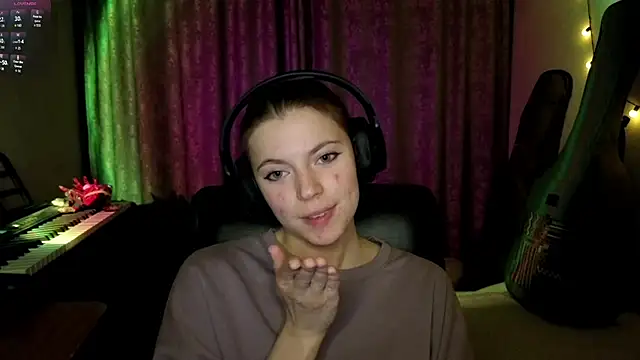 CutieAnny online show from 04-11-26, 08:13