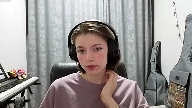 Snapshot of CutieAnny chatting on 05-11-26, 08:17 CutieAnny online show from 05-11-26, 08:17