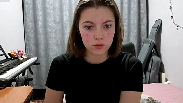 Snapshot of CutieAnny chatting on 05-14-26, 08:26 CutieAnny online show from 05-14-26, 08:26