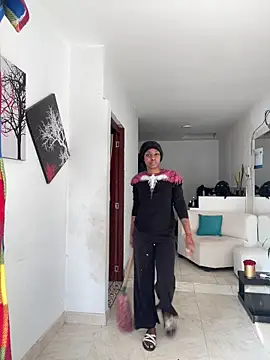 Snapshot of zaracollins01 chatting on 10-02-25, 12:12 zaracollins01 online show from 10-02-25, 12:12