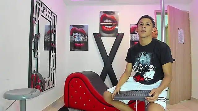 Snapshot of GRETTY_BOYS chatting on 09-18-25, 01:18 GRETTY BOYS online show from 09-18-25, 01:18