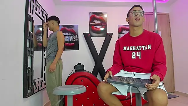 Snapshot of GRETTY_BOYS chatting on 09-25-25, 07:23 GRETTY BOYS online show from 09-25-25, 07:23