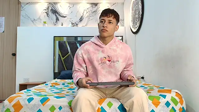 Snapshot of GRETTY_BOYS chatting on 10-11-25, 07:18 GRETTY BOYS online show from 10-11-25, 07:18