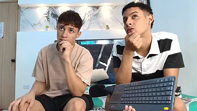 Snapshot of GRETTY_BOYS chatting on 10-22-25, 07:19 GRETTY BOYS online show from 10-22-25, 07:19