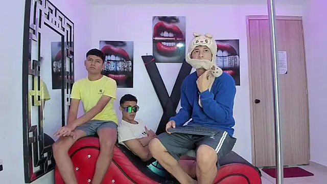 Snapshot of GRETTY_BOYS chatting on 11-20-25, 07:30 GRETTY BOYS online show from 11-20-25, 07:30