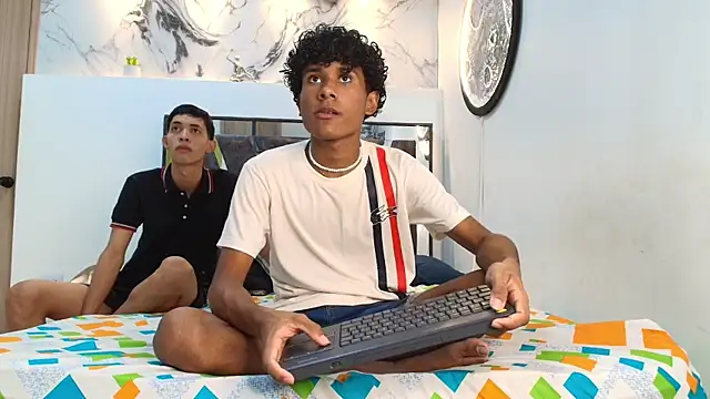 Snapshot of LONDON_BOYS1 chatting on 10-10-25, 01:15 LONDON BOYS1 online show from 10-10-25, 01:15