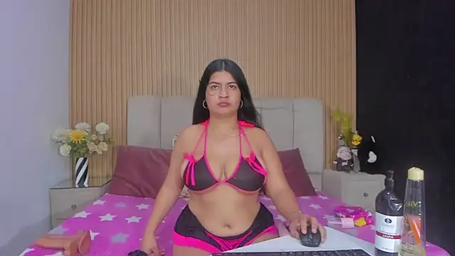 Snapshot of ZoeeGuzman chatting on 11-12-25, 07:13 ZoeeGuzman online show from 11-12-25, 07:13