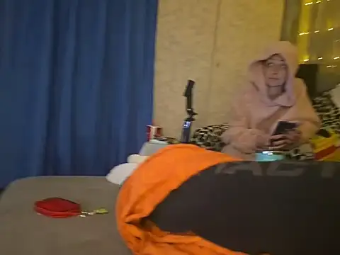 Snapshot of NikkyRider chatting on 12-14-25, 09:19 NikkyRider online show from 12-14-25, 09:19