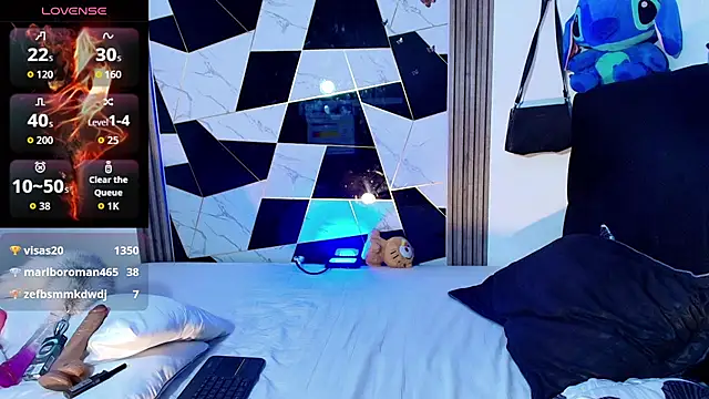 sophia arevalo online show from 11-30-25, 07:29