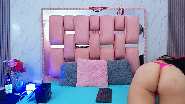 SofiaSommers online show from 11-29-25, 03:26