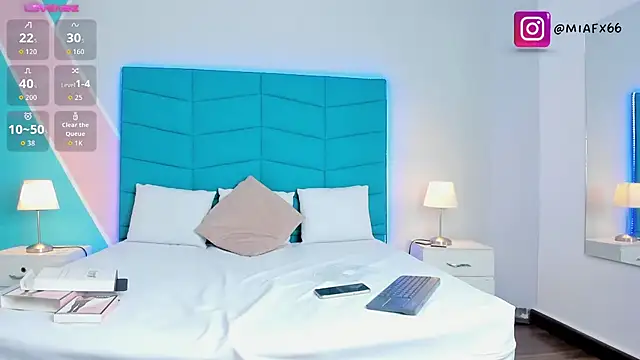  mia foxx online show from 09-11-25, 07:58