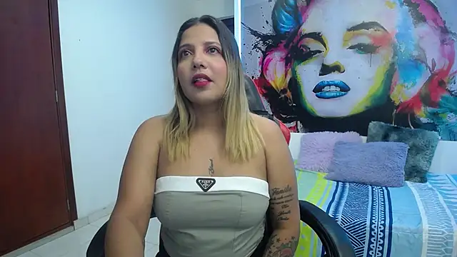 Snapshot of tiana_breeze chatting on 10-02-25, 03:02 tiana breeze online show from 10-02-25, 03:02