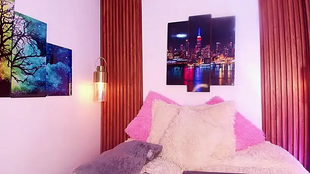 Emily Vaughan online show from 09-25-25, 03:21