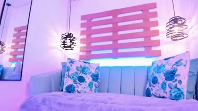 ArianaSantana online show from 09-29-25, 01:38