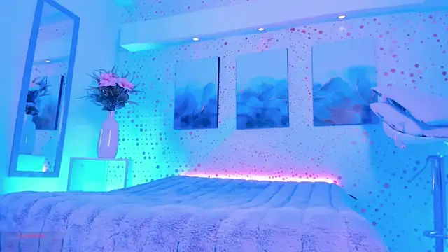 ArianaSantana online show from 09-30-25, 01:38