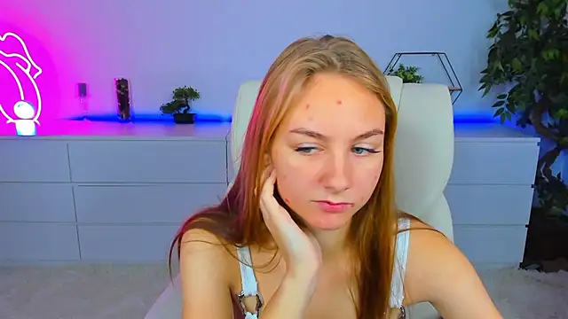 MilaAddams online show from 10-13-25, 05:40