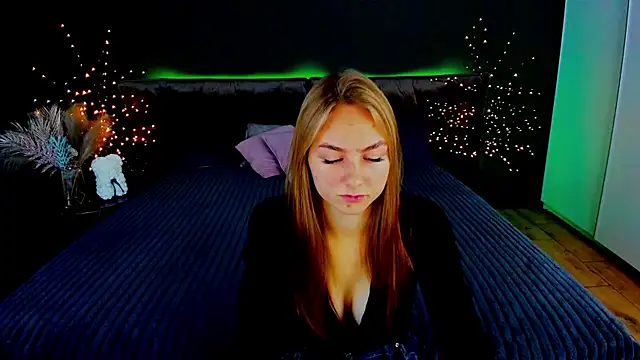 MilaAddams online show from 10-16-25, 05:41