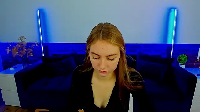 MilaAddams online show from 11-04-25, 06:34