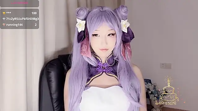 Snapshot of Winnie666- chatting on 10-14-25, 04:19 Winnie666- online show from 10-14-25, 04:19