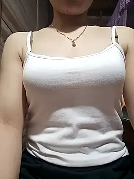 Snapshot of LucyyLy chatting on 04-16-26, 12:39 LucyyLy online show from 04-16-26, 12:39