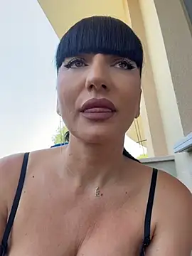 Snapshot of MysticCleo chatting on 07-16-26, 10:32 MysticCleo online show from 07-16-26, 10:32