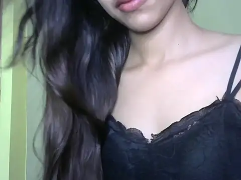 Snapshot of Ritu9 chatting on 09-24-25, 03:32 Ritu9 online show from 09-24-25, 03:32