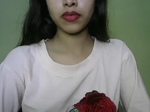 Snapshot of Ritu9 chatting on 10-13-25, 04:40 Ritu9 online show from 10-13-25, 04:40