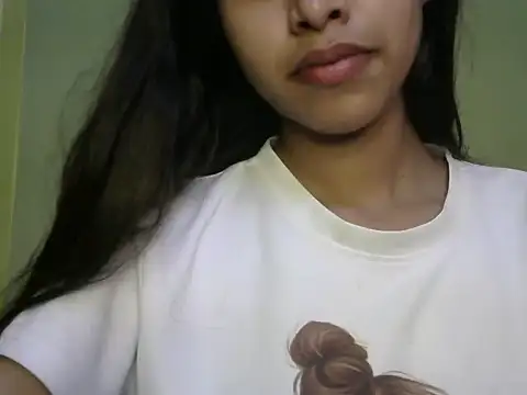 Snapshot of Ritu9 chatting on 10-14-25, 04:46 Ritu9 online show from 10-14-25, 04:46