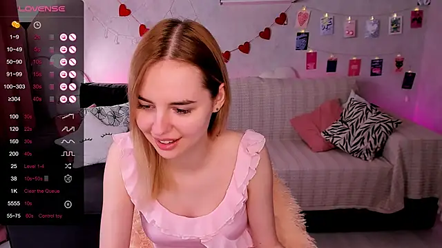 Snapshot of LillianShine chatting on 05-15-26, 08:54 LillianShine online show from 05-15-26, 08:54