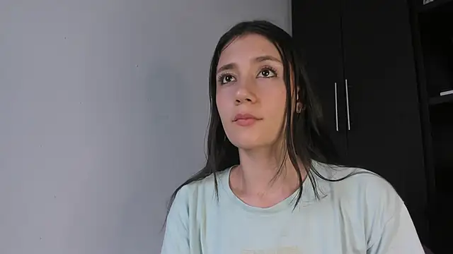 Snapshot of catalella_0 chatting on 09-15-25, 09:37 catalella 0 online show from 09-15-25, 09:37