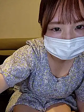 Snapshot of --MIYUKI chatting on 10-21-25, 11:44 --MIYUKI online show from 10-21-25, 11:44