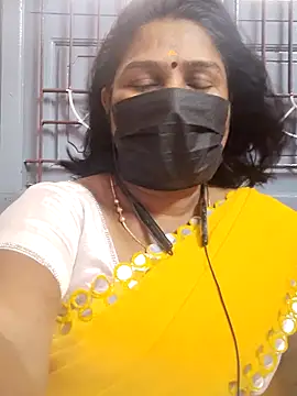 Snapshot of Tamil_Azhaghi25 chatting on 06-18-26, 11:36 Tamil Azhaghi25 online show from 06-18-26, 11:36