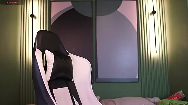 Tayler Kim online show from 10-09-25, 06:28