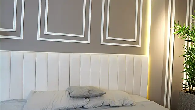 Tayler Kim online show from 11-15-25, 06:26