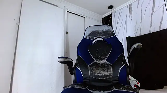 aston xvera online show from 10-15-25, 03:39