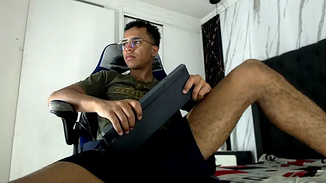 aston xvera online show from 11-09-25, 04:11