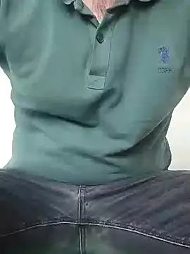 Snapshot of brownpiee chatting on 07-11-26, 04:21 brownpiee online show from 07-11-26, 04:21