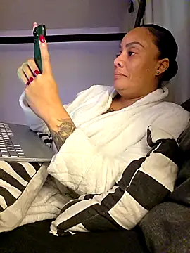 sugarsweetie8000 online show from 10-22-25, 05:02