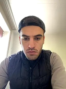 Snapshot of dino2603 chatting on 10-31-25, 10:27 dino2603 online show from 10-31-25, 10:27